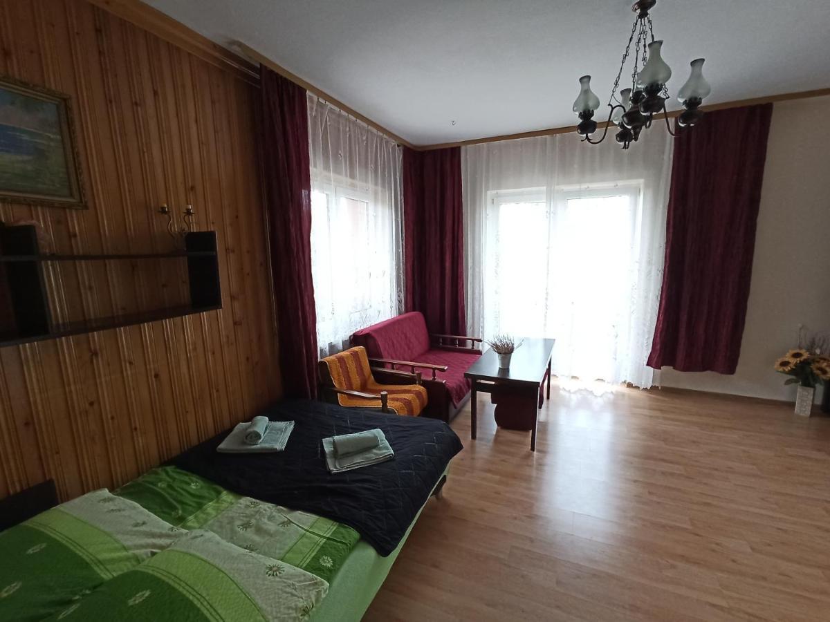 Apartament-Studio, Pokoje U Lucy รับกา ภายนอก รูปภาพ