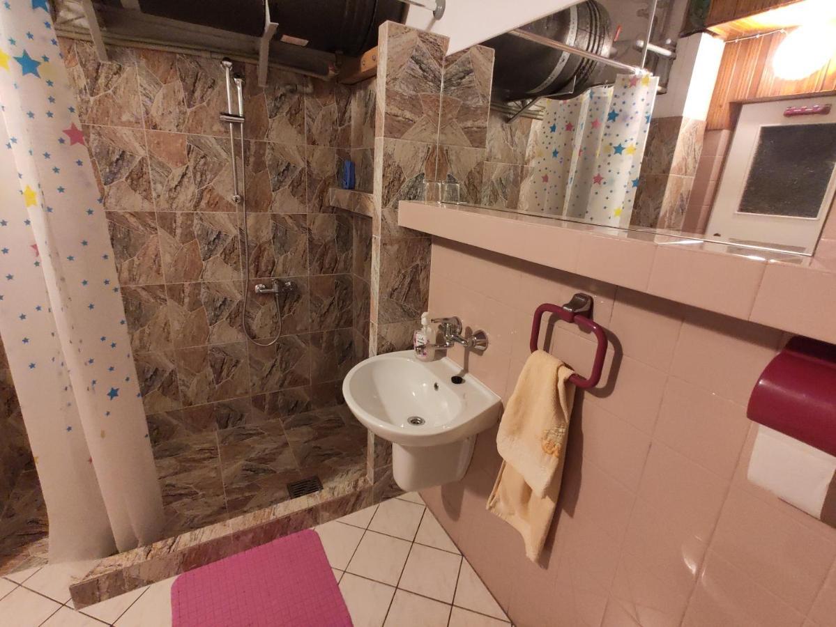 Apartament-Studio, Pokoje U Lucy รับกา ภายนอก รูปภาพ